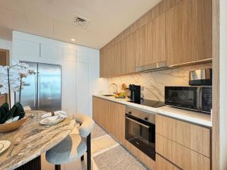 Luxury 2BR in Beach Vista With Stunning Palm Views - 2