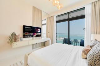 Luxury 2BR in Beach Vista With Stunning Palm Views - 8