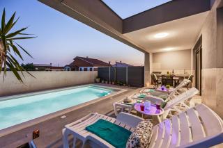Modern Family Villas with Private Pool - Mia & Teo - Loborika - 2