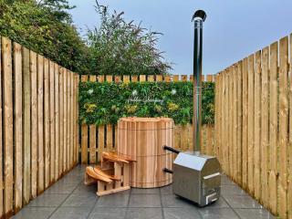 Luxury Shepherds Hut With Wood Fired Hot Tub - Mawgan Porth - 9