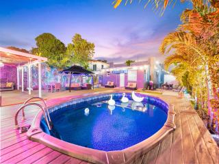 Villa Ciao Bella Sleeps 25 Pool Hot Tub - Miami - 0