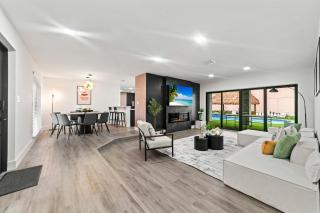 Spacious Fun House with Games & Heated Pool L69 - Green-Mar Acres - 0