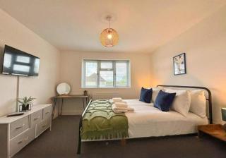 New! The Hansas Hideaway Townhouses - By Parydise Properties Ltd - 2 x 3 Bed 3 Bath Luxury Townhouses - Perfect for Family Escapes or Business Trips - Harlescott - 7