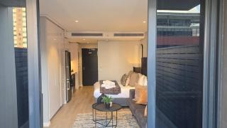 16 on Bree Stunning Apt Gym and Pool and Parking - 9