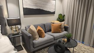 16 on Bree Stunning Apt Gym and Pool and Parking - 7