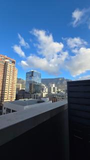 16 on Bree Stunning Apt Gym and Pool and Parking - 4
