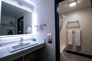 SureStay by Best Western Forsyth - 4