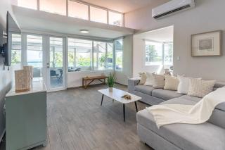 Beachfront 7 Unit Villa with Pool and Terrace 8 BD 8 Bath - 8