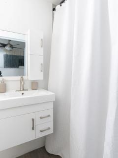 Beachfront Studio #3 1 Room 1 Bath Pool - 6