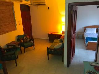 Cosy Entire Seaview Apartment for a Great Price! - Colombo - 3