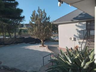 53 Tindale Road Self-Catering Accommodation - East London - 3