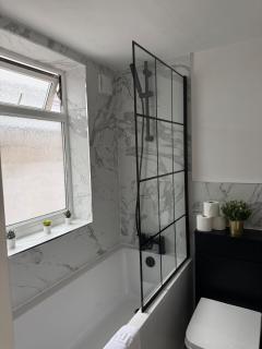 Spacious 4Bed - Next to Stadium - Sunderland - 3