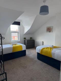 Spacious 4Bed - Next to Stadium - Sunderland - 2