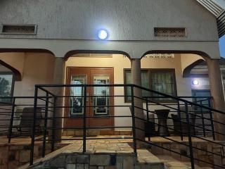 house with a garden - Kampala - 7