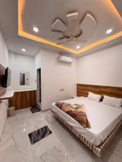 Hotel Tathaastu Palace - Ujjain - 3