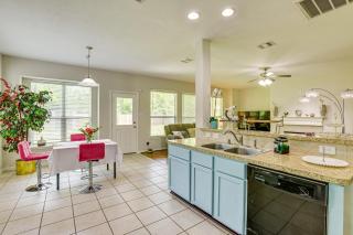 Group-Ready Getaway in North Houston! - 3