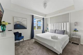 Beautiful Lakeview Retreat Near Disney - 8