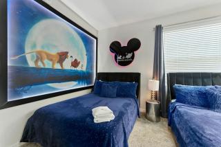 Beautiful Lakeview Retreat Near Disney - 6