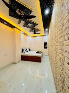 Hotel dk grand homestay - 9