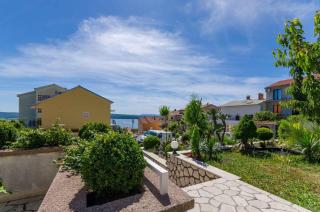 Three-Bedroom Apartment Crikvenica 8 - Crikvenica - 3