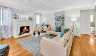 Grosse Pointe Detroit 3BR - Sleeps 8 - Yard home - - 0