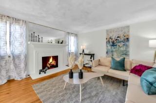 Grosse Pointe Detroit 3BR - Sleeps 8 - Yard home - - 4