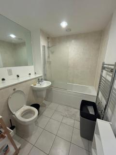 Modern OneBed 3 minutes to the station - Londra - 8