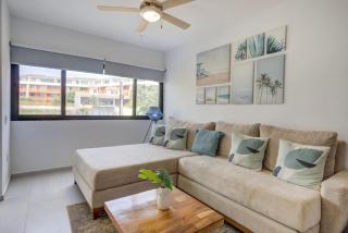 Amazing 2BD condo with Roof shared pool - 2