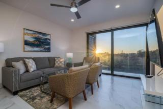 Find peace in this 2 BD condo - 0