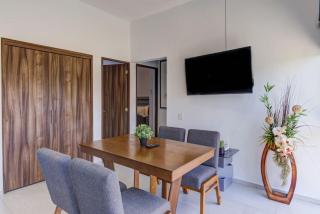 Amazing 2BD condo with Roof shared pool - 0