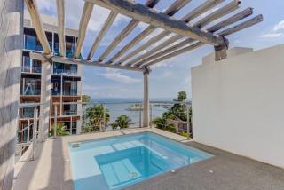 Amazing 2BD condo with Roof shared pool - 5