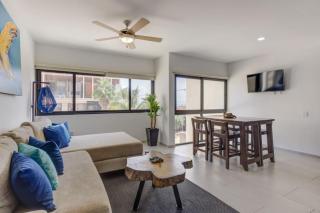 Beautiful condo with pool - 5