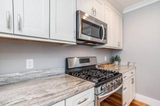 2 Bedroom Bungalow in Five Points Near Downtown - 1