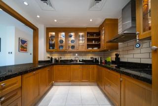 Stylish Old Town 1 Bed Plus Maids with Private Garden - 2