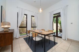 Stylish Old Town 1 Bed Plus Maids with Private Garden - 4