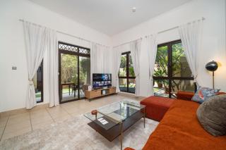 Stylish Old Town 1 Bed Plus Maids with Private Garden - 6