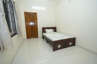 Newly Built Beautiful and Luxurious 3BHK in Tirupati with Fully Functional Kitchen,for upto 25 guests - Tirupati - 1