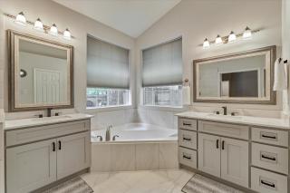 Woodlands Grand 3BR Cozy House - The Woodlands - 1