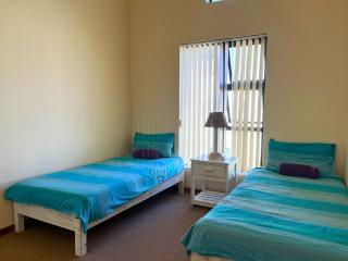 The Nautilus - Coastal Retreat - 2