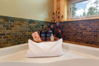 Great Escape Retreat Hot Tub Fire Pit - 2