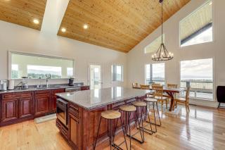 Mountain and Lake View Rexford Estate on 28 Acres! - 4