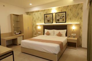 Hotel Ramida Suites At Delhi Airport - Jāmb - 8