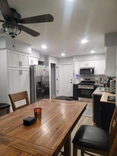6 bedroom! Pool Table, Gaming Area, Firepit & More - Joliet - 2