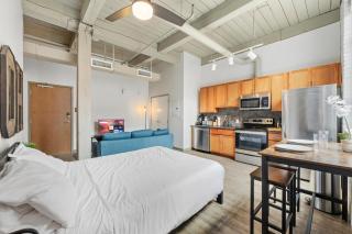 Studio at Superior l Downtown l Parking l Café - 9