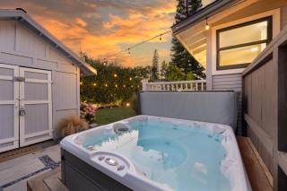 Luxe Backyard Oasis w Hot Tub Chic Design South Park Sanctuary - 9