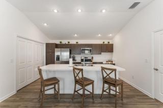 Designers 3BR in The Villages With Four Seaters Golfcart King Bed - 1
