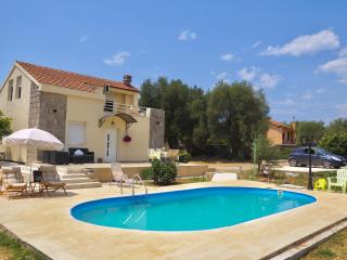 Villa Paraiso with Pool - Budva - 8