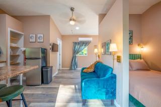 Star Gazer Farm Glamping Tiny House - 1