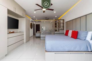 Centric 1 BR Condo with Gym Amazing Rooftop Pool - 9