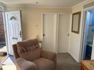 4 Guests - Pet Friendly - Chalet Chapel - Skegness - 2